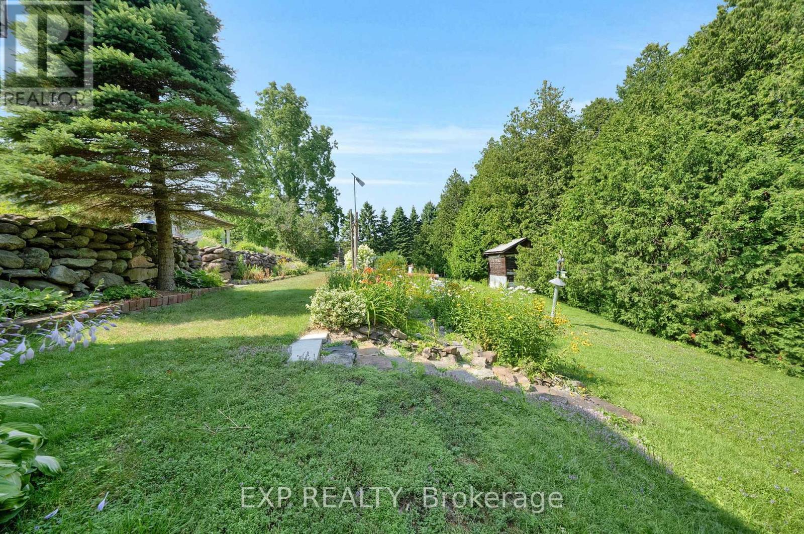 












3253 TOOLEY ROAD

,
Clarington (Courtice),




Ontario
L1E2K7


