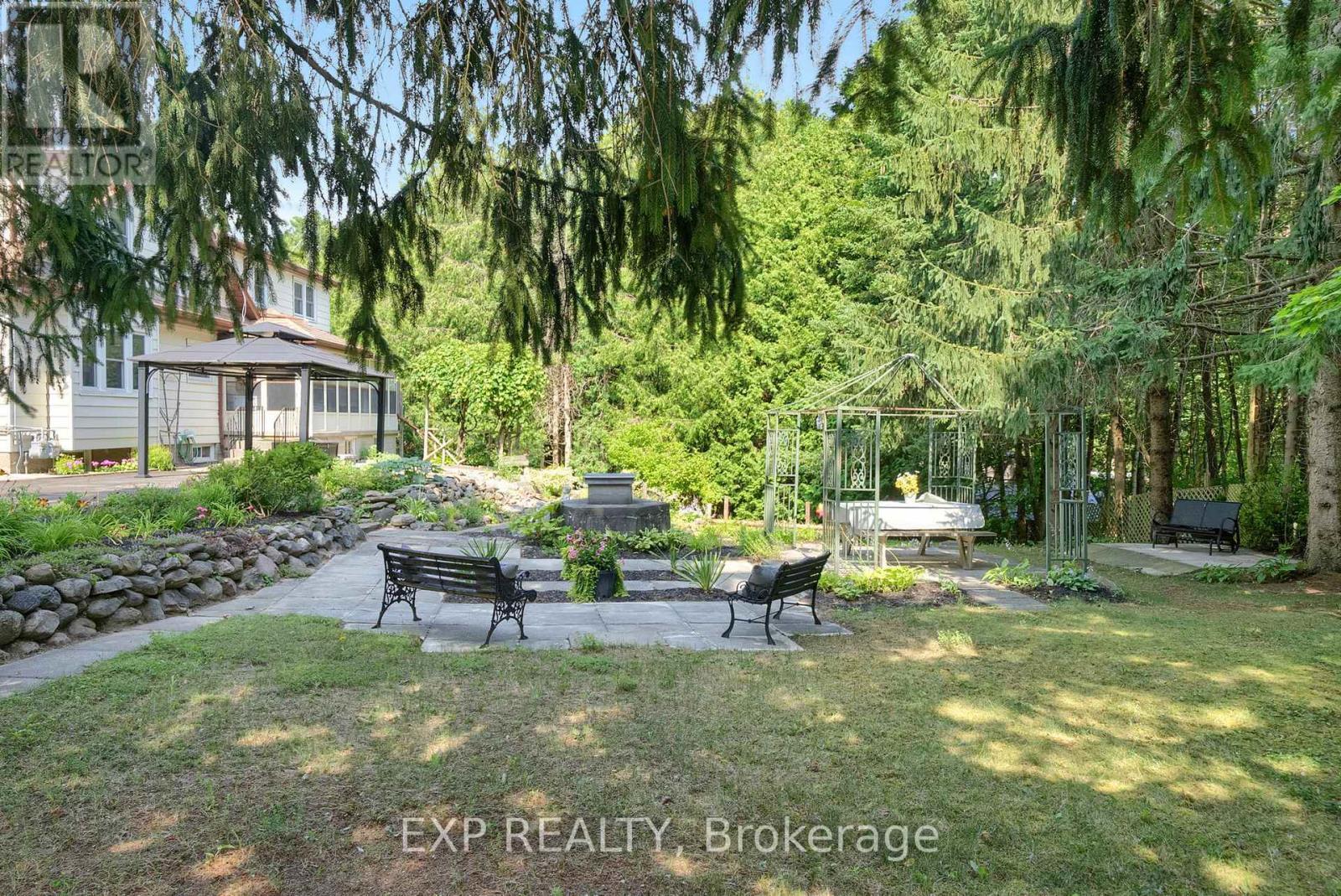 












3253 TOOLEY ROAD

,
Clarington (Courtice),




Ontario
L1E2K7

