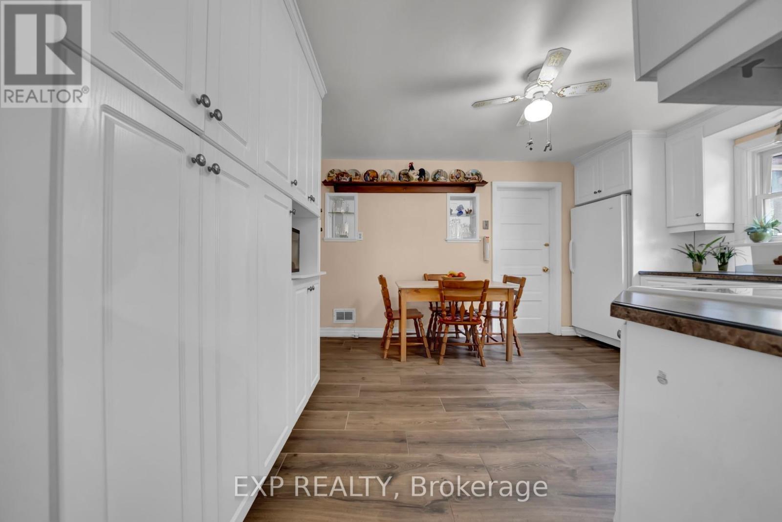 












3253 TOOLEY ROAD

,
Clarington (Courtice),




Ontario
L1E2K7

