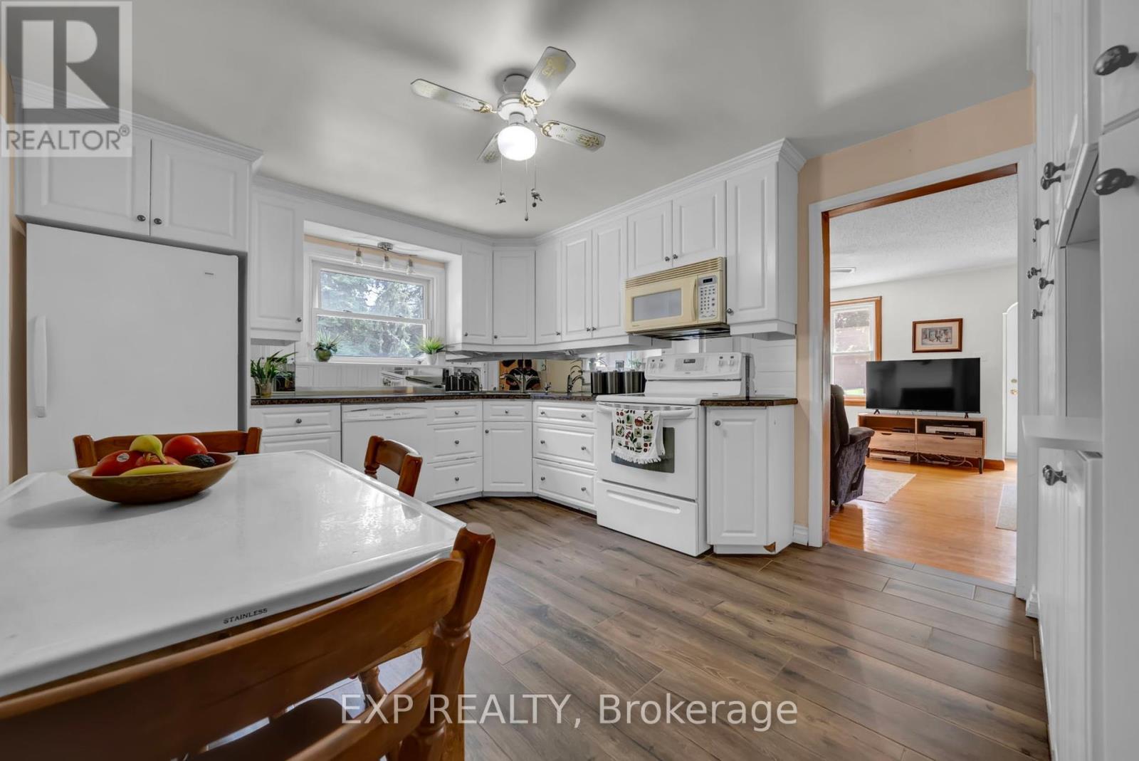 












3253 TOOLEY ROAD

,
Clarington (Courtice),




Ontario
L1E2K7


