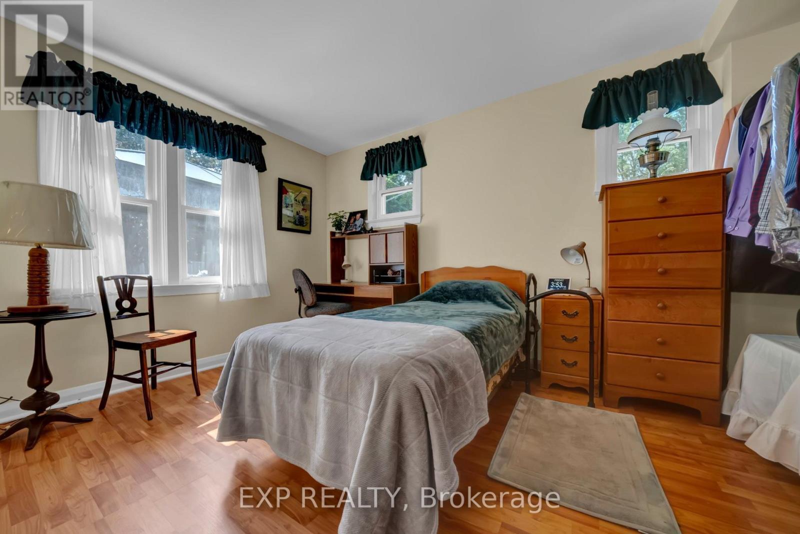 












3253 TOOLEY ROAD

,
Clarington (Courtice),




Ontario
L1E2K7

