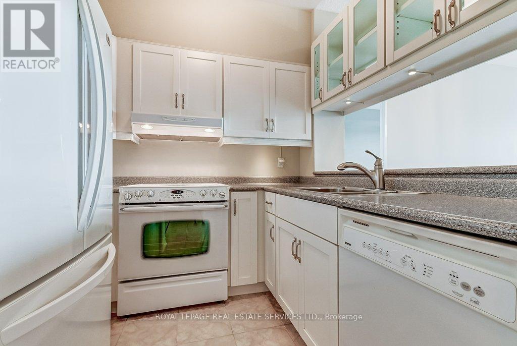 












415 - 2511 LAKESHORE ROAD W

,
Oakville,




Ontario
L6L6L9

