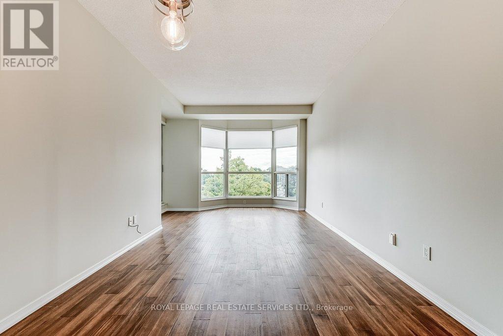 












415 - 2511 LAKESHORE ROAD W

,
Oakville,




Ontario
L6L6L9

