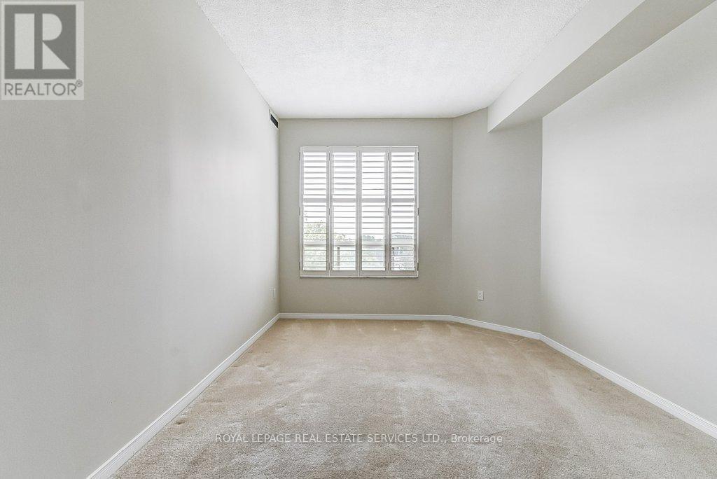 












415 - 2511 LAKESHORE ROAD W

,
Oakville,




Ontario
L6L6L9

