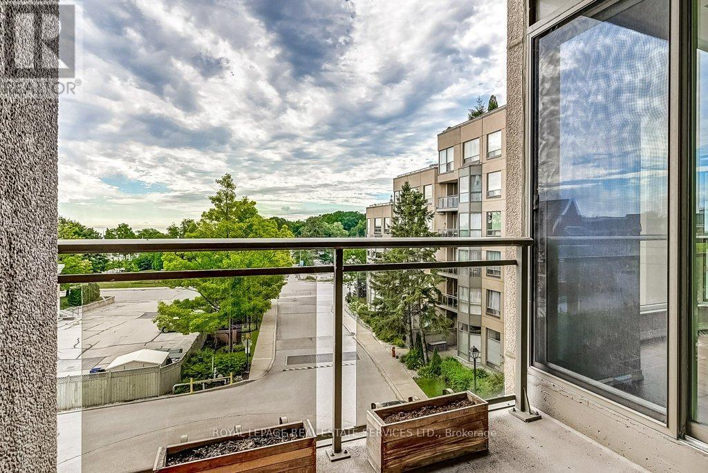 












415 - 2511 LAKESHORE ROAD W

,
Oakville,




Ontario
L6L6L9

