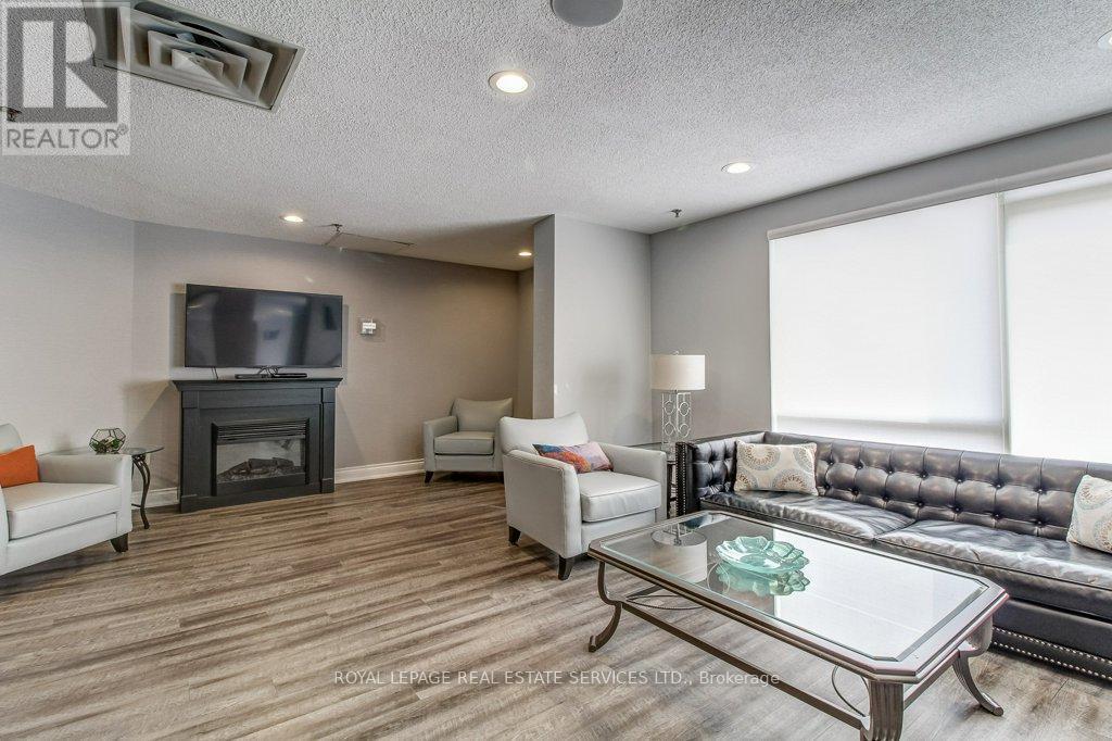 












415 - 2511 LAKESHORE ROAD W

,
Oakville,




Ontario
L6L6L9

