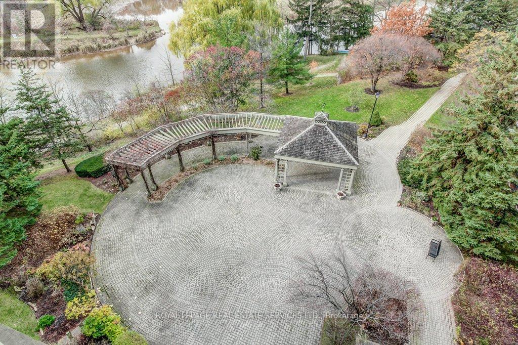 












415 - 2511 LAKESHORE ROAD W

,
Oakville,




Ontario
L6L6L9

