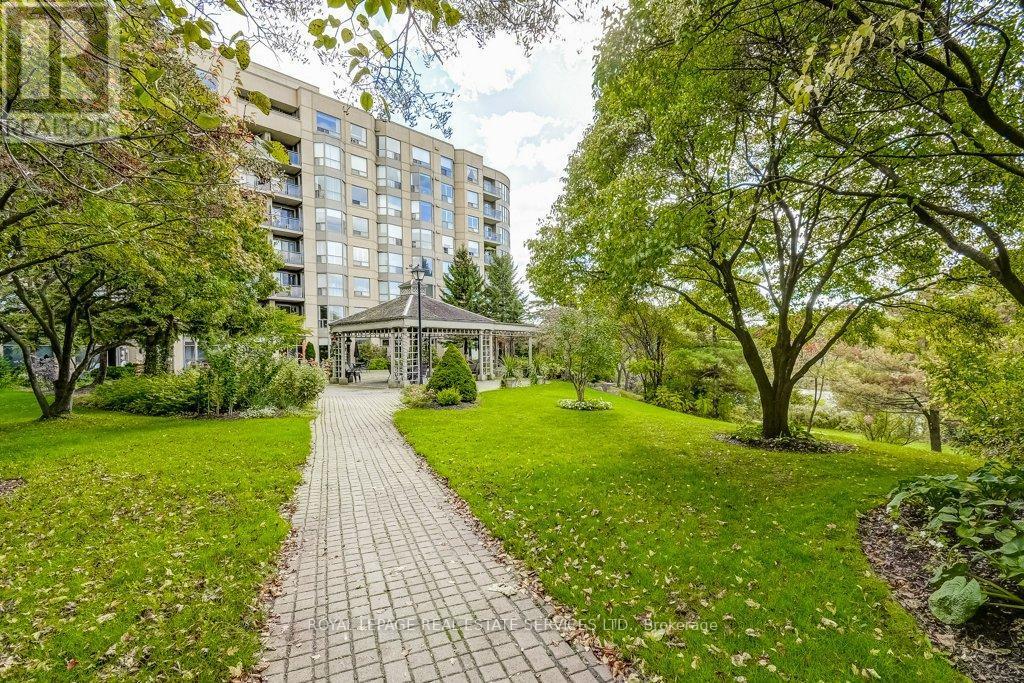 












415 - 2511 LAKESHORE ROAD W

,
Oakville,




Ontario
L6L6L9

