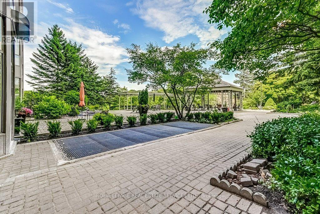 












415 - 2511 LAKESHORE ROAD W

,
Oakville,




Ontario
L6L6L9

