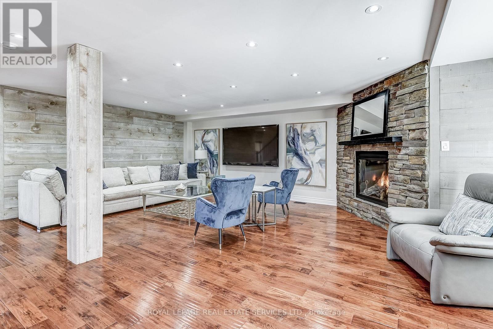 












2783 DUNCAIRN DRIVE

,
Mississauga,




Ontario
L5M5C6

