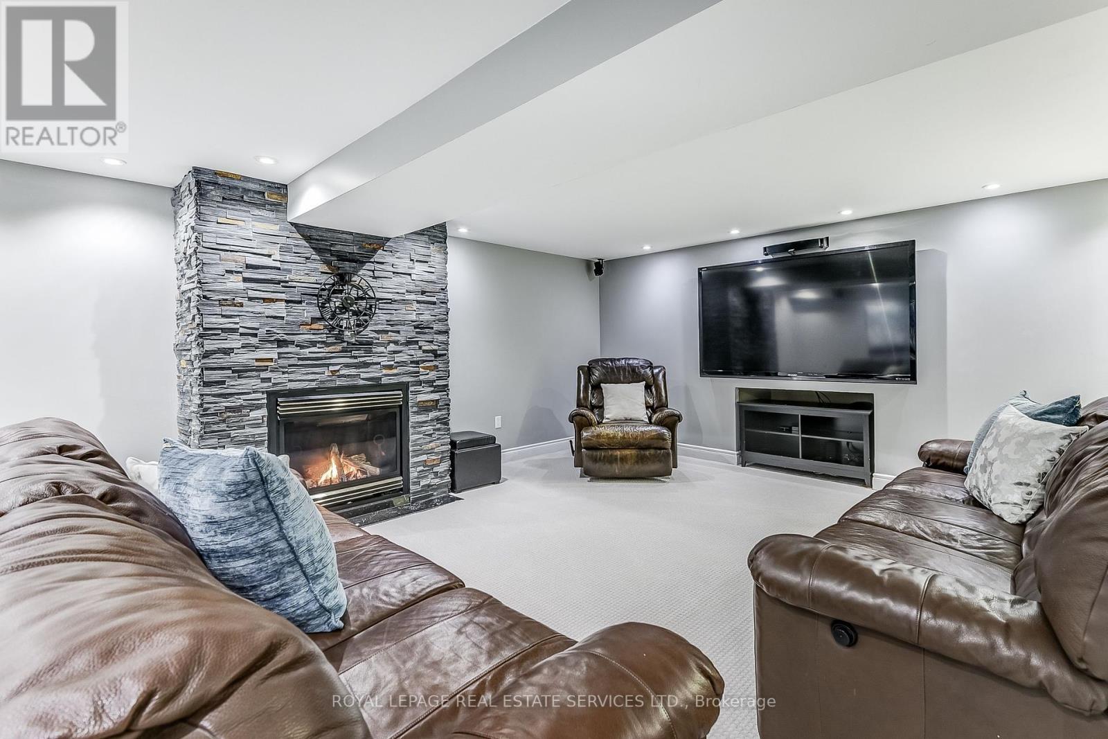 












2783 DUNCAIRN DRIVE

,
Mississauga,




Ontario
L5M5C6

