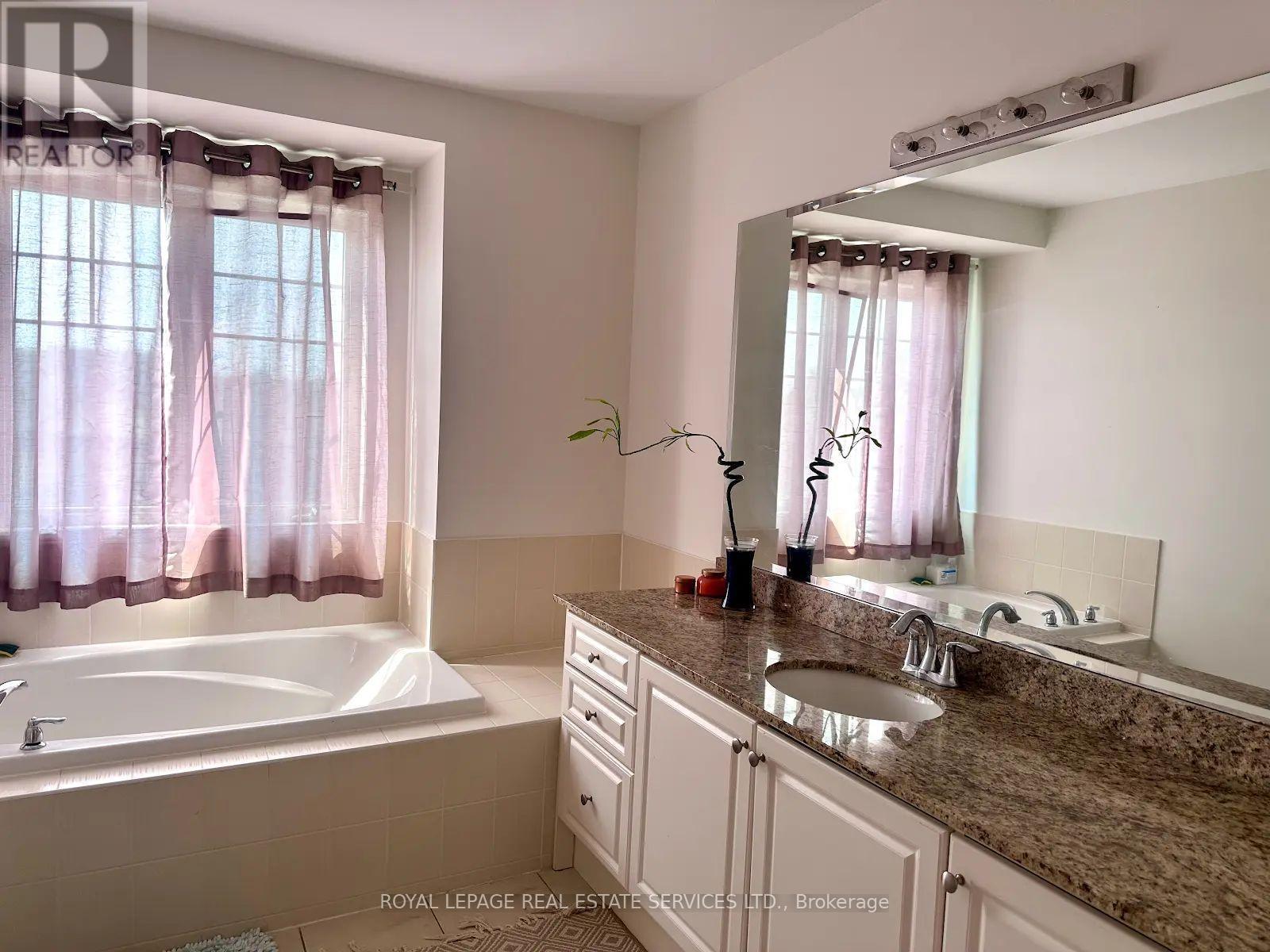












132 INSPIRE BOULEVARD

,
Brampton,




Ontario
L6R3X8

