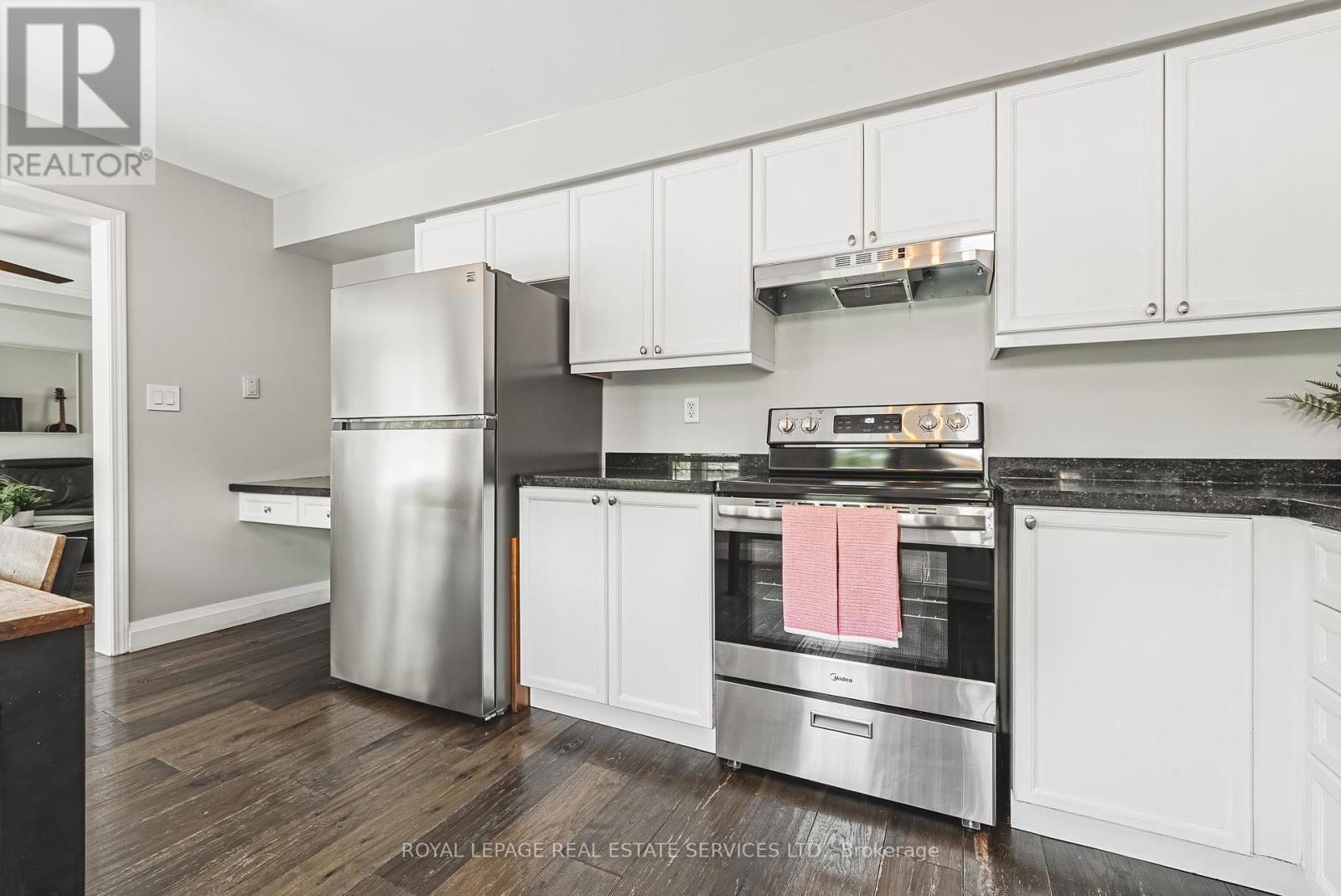 












5604 THORN LANE

,
Burlington,




Ontario
L7L6T5

