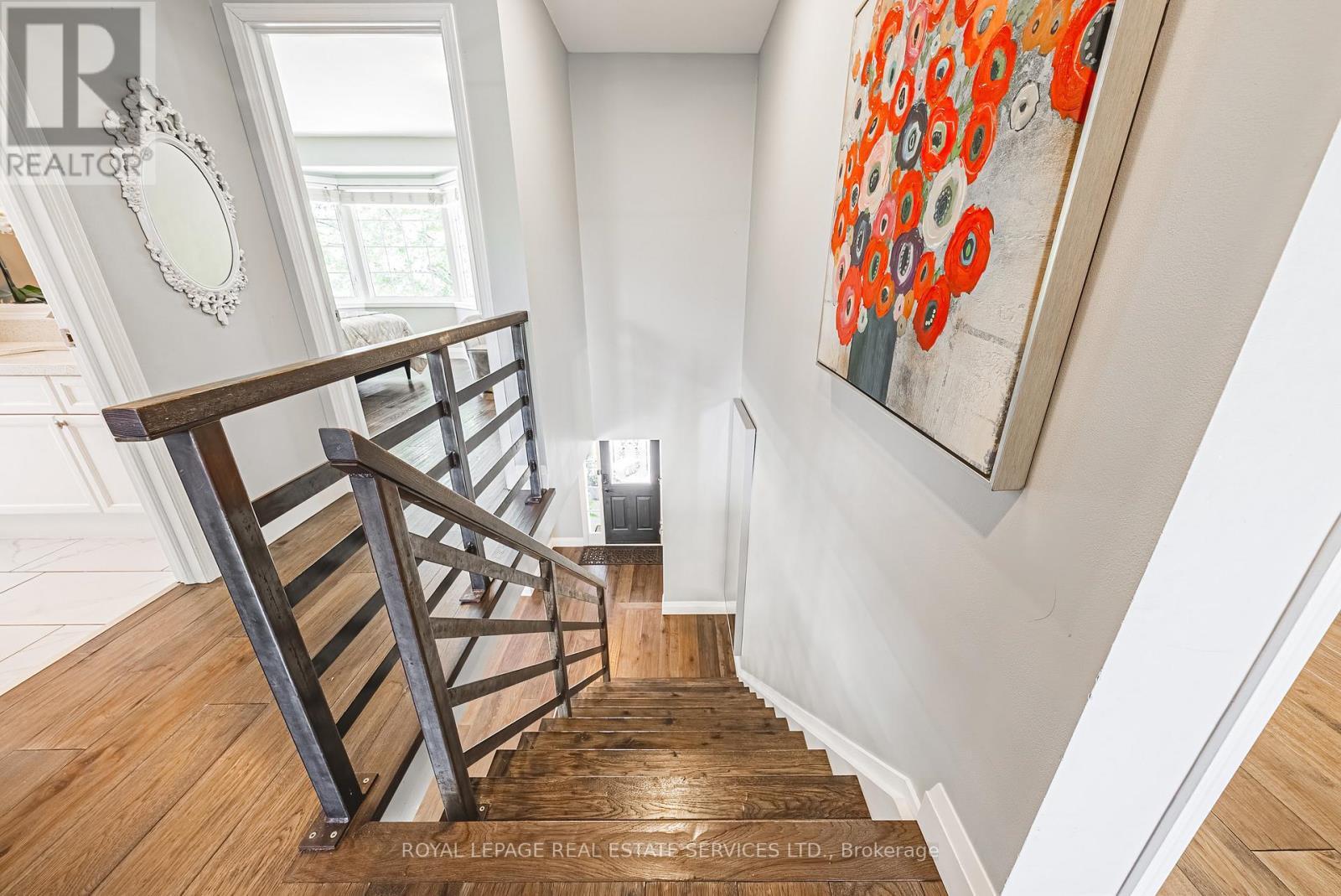 












5604 THORN LANE

,
Burlington,




Ontario
L7L6T5

