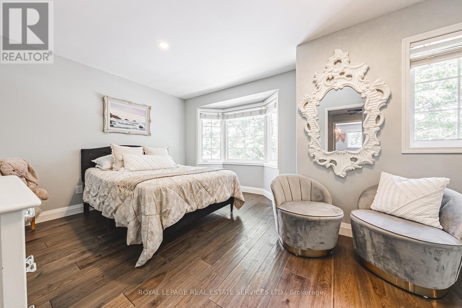 












5604 THORN LANE

,
Burlington,




Ontario
L7L6T5

