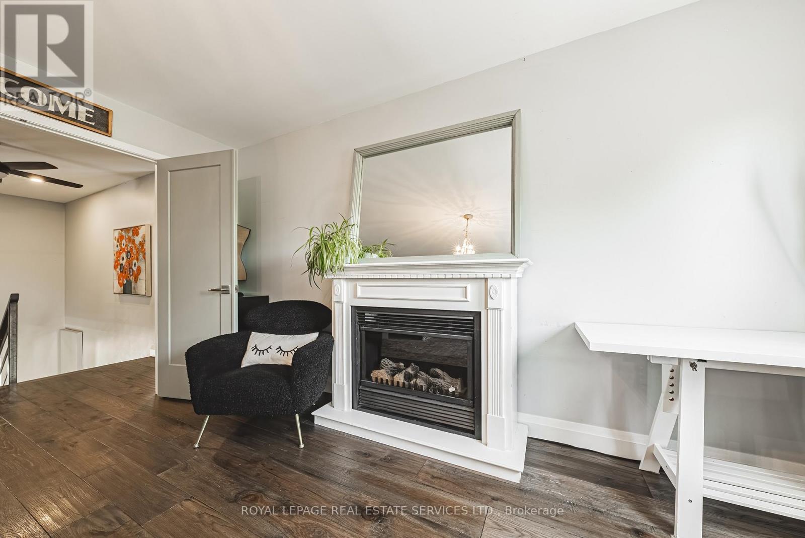 












5604 THORN LANE

,
Burlington,




Ontario
L7L6T5

