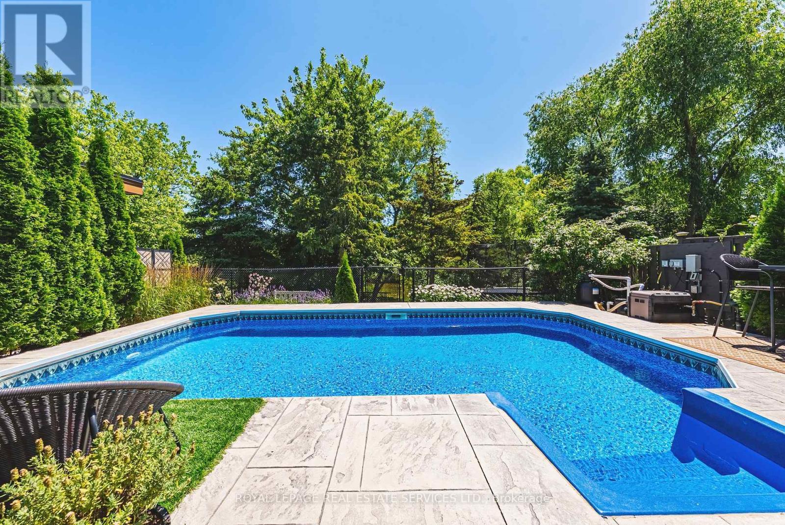 












5604 THORN LANE

,
Burlington,




Ontario
L7L6T5

