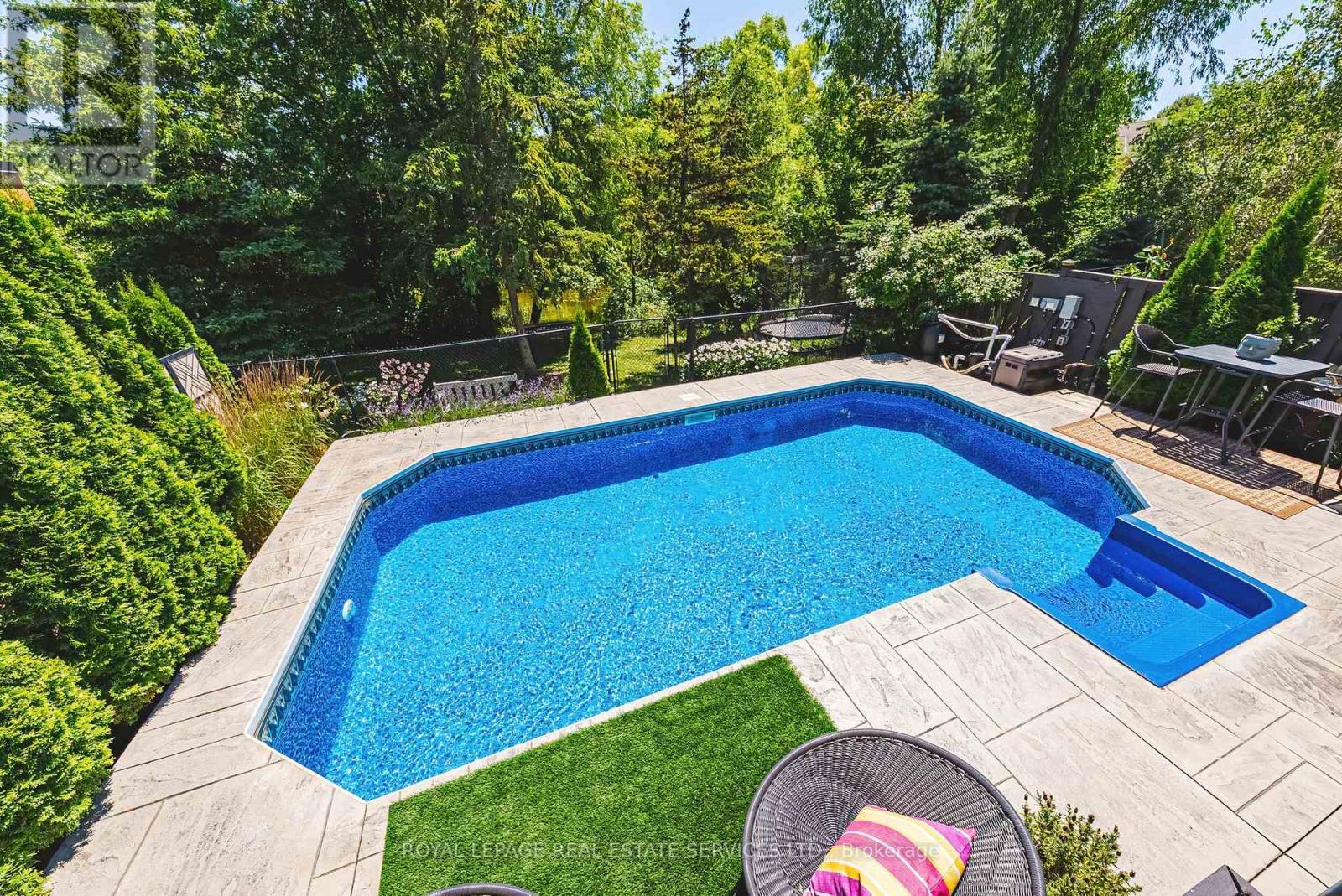 












5604 THORN LANE

,
Burlington,




Ontario
L7L6T5

