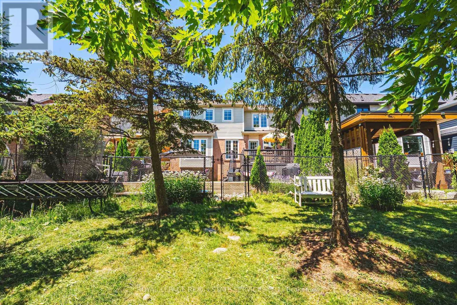 












5604 THORN LANE

,
Burlington,




Ontario
L7L6T5


