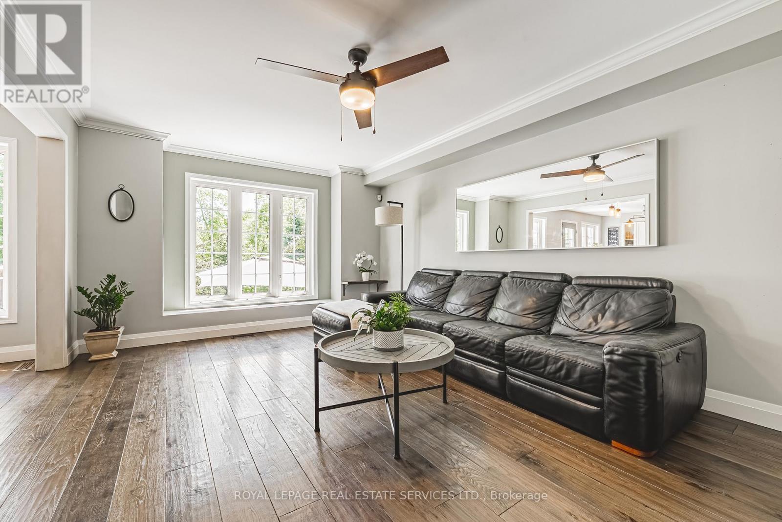 












5604 THORN LANE

,
Burlington,




Ontario
L7L6T5

