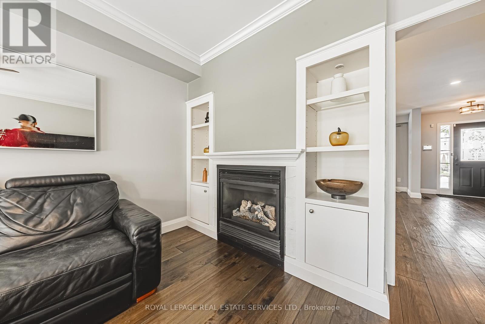 












5604 THORN LANE

,
Burlington,




Ontario
L7L6T5


