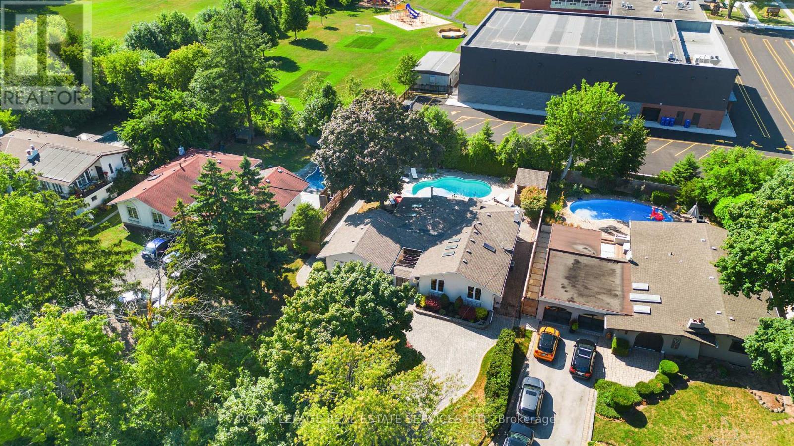












2019 LAKESHORE ROAD W

,
Oakville,




Ontario
L6L1G6


