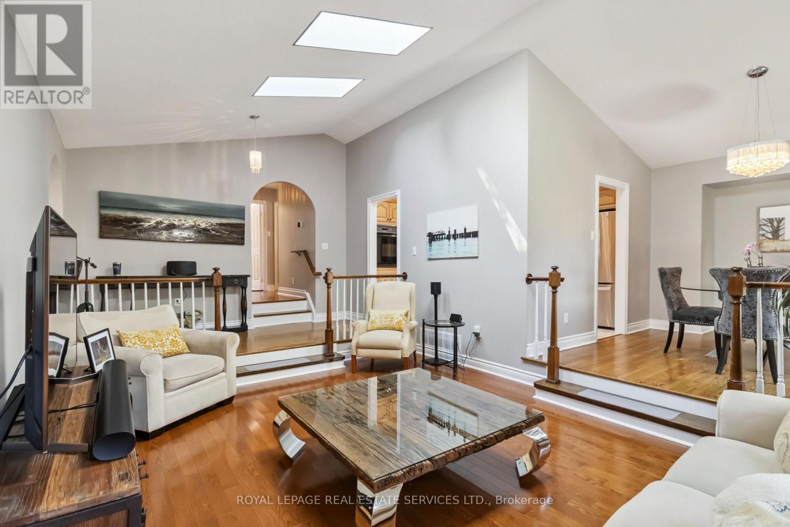 












2019 LAKESHORE ROAD W

,
Oakville,




Ontario
L6L1G6

