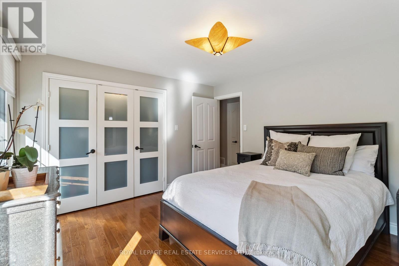 












2019 LAKESHORE ROAD W

,
Oakville,




Ontario
L6L1G6

