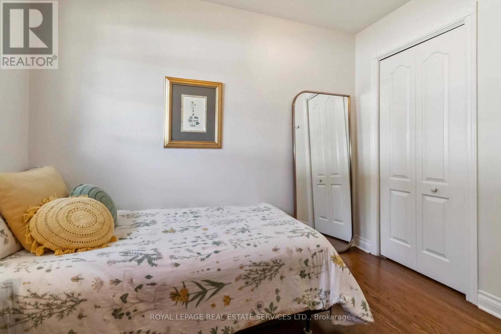 












2019 LAKESHORE ROAD W

,
Oakville,




Ontario
L6L1G6


