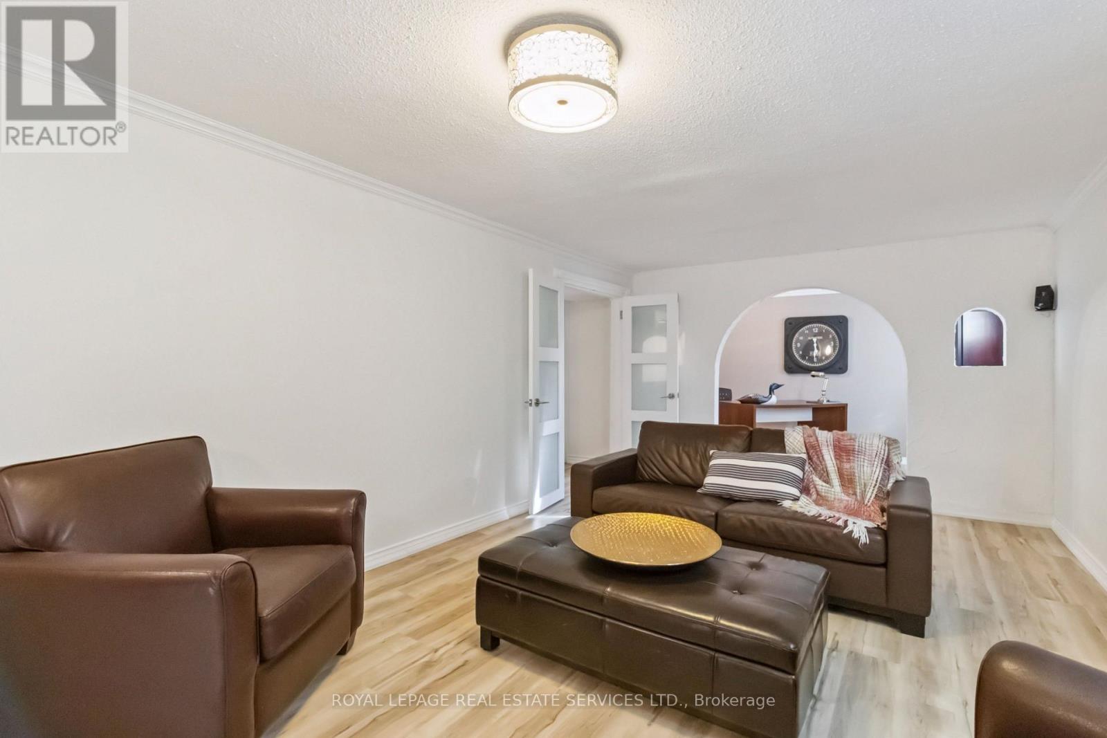 












2019 LAKESHORE ROAD W

,
Oakville,




Ontario
L6L1G6

