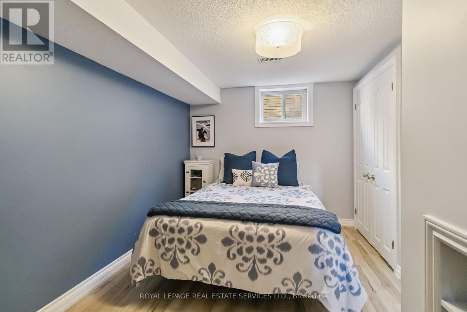 












2019 LAKESHORE ROAD W

,
Oakville,




Ontario
L6L1G6

