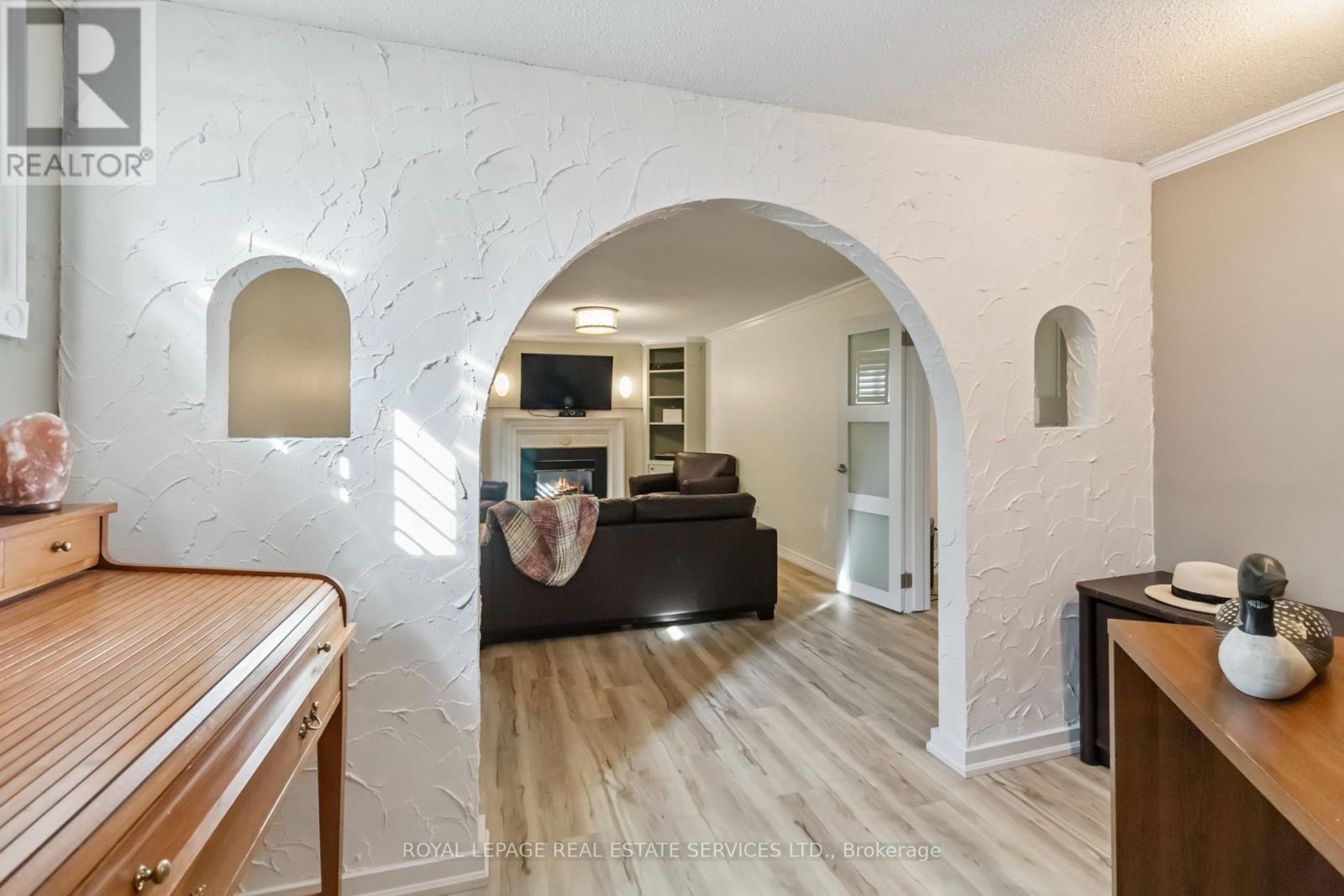 












2019 LAKESHORE ROAD W

,
Oakville,




Ontario
L6L1G6

