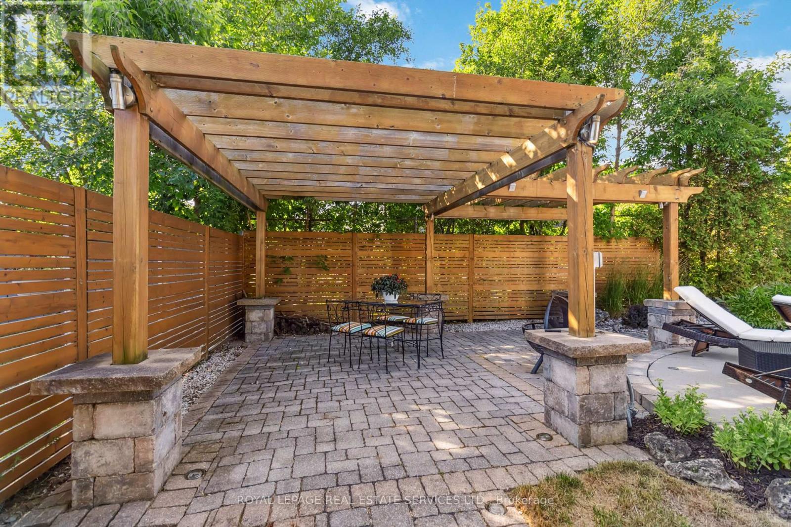 












2019 LAKESHORE ROAD W

,
Oakville,




Ontario
L6L1G6

