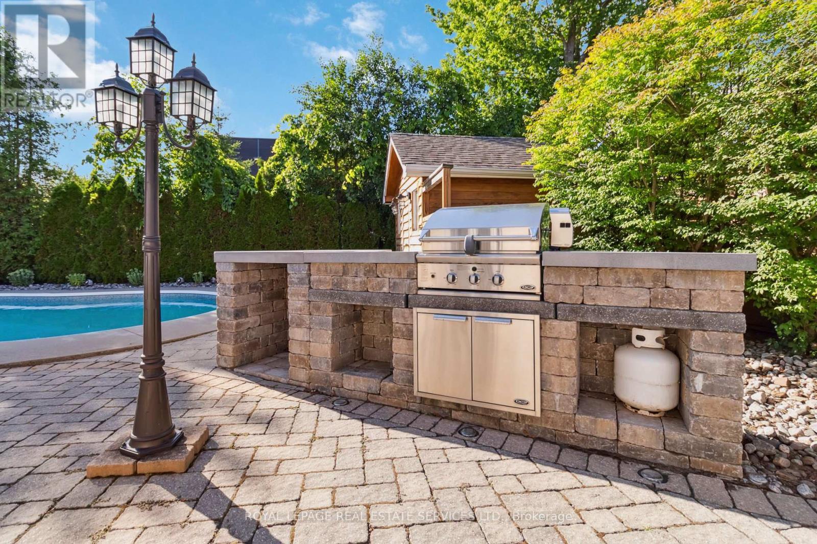 












2019 LAKESHORE ROAD W

,
Oakville,




Ontario
L6L1G6

