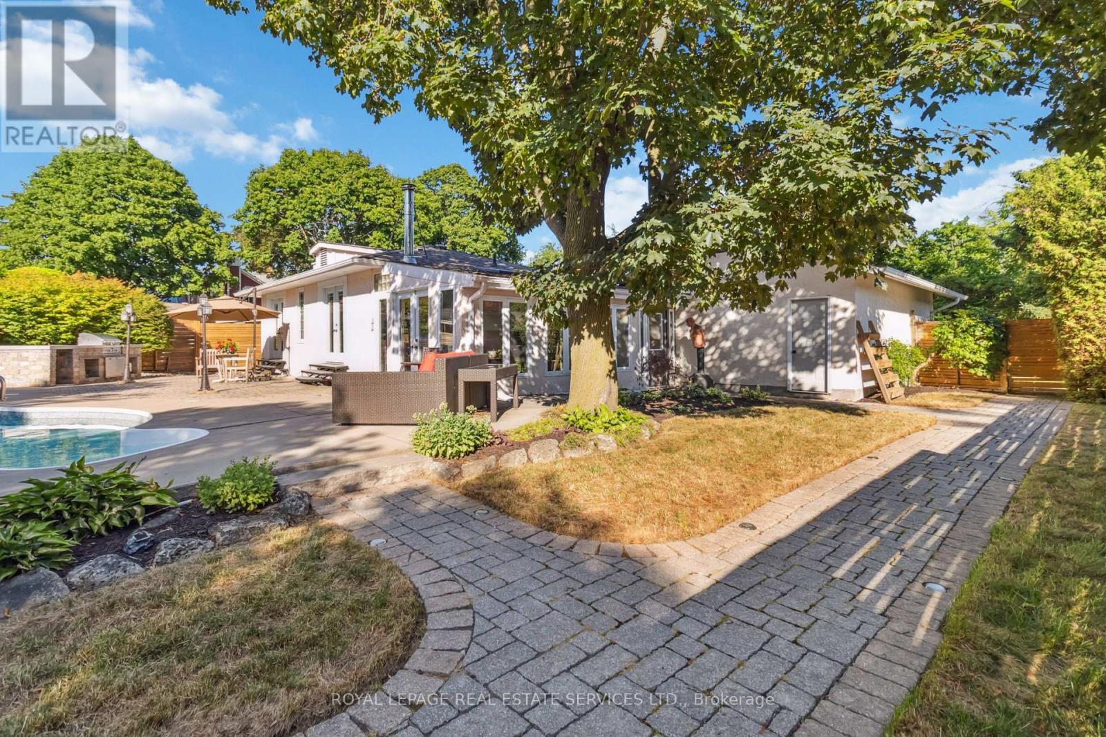












2019 LAKESHORE ROAD W

,
Oakville,




Ontario
L6L1G6

