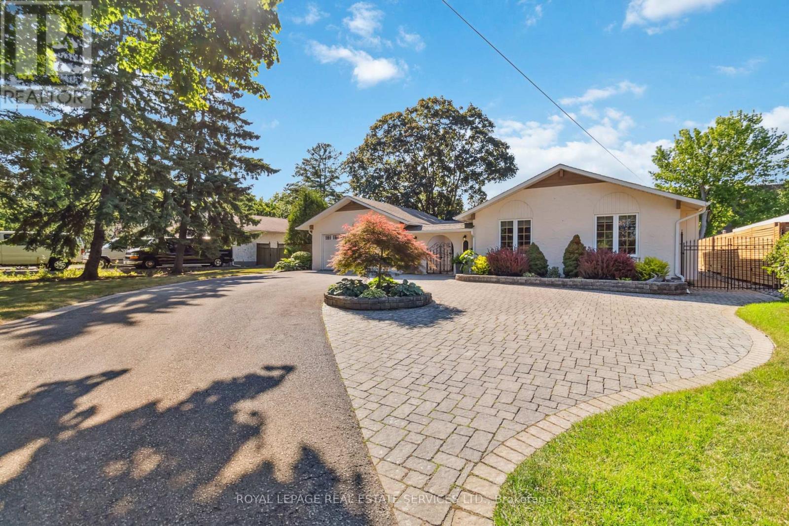 












2019 LAKESHORE ROAD W

,
Oakville,




Ontario
L6L1G6

