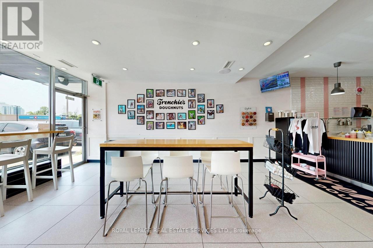 












3830 BLOOR STREET W

,
Toronto,




Ontario
M9B1K8

