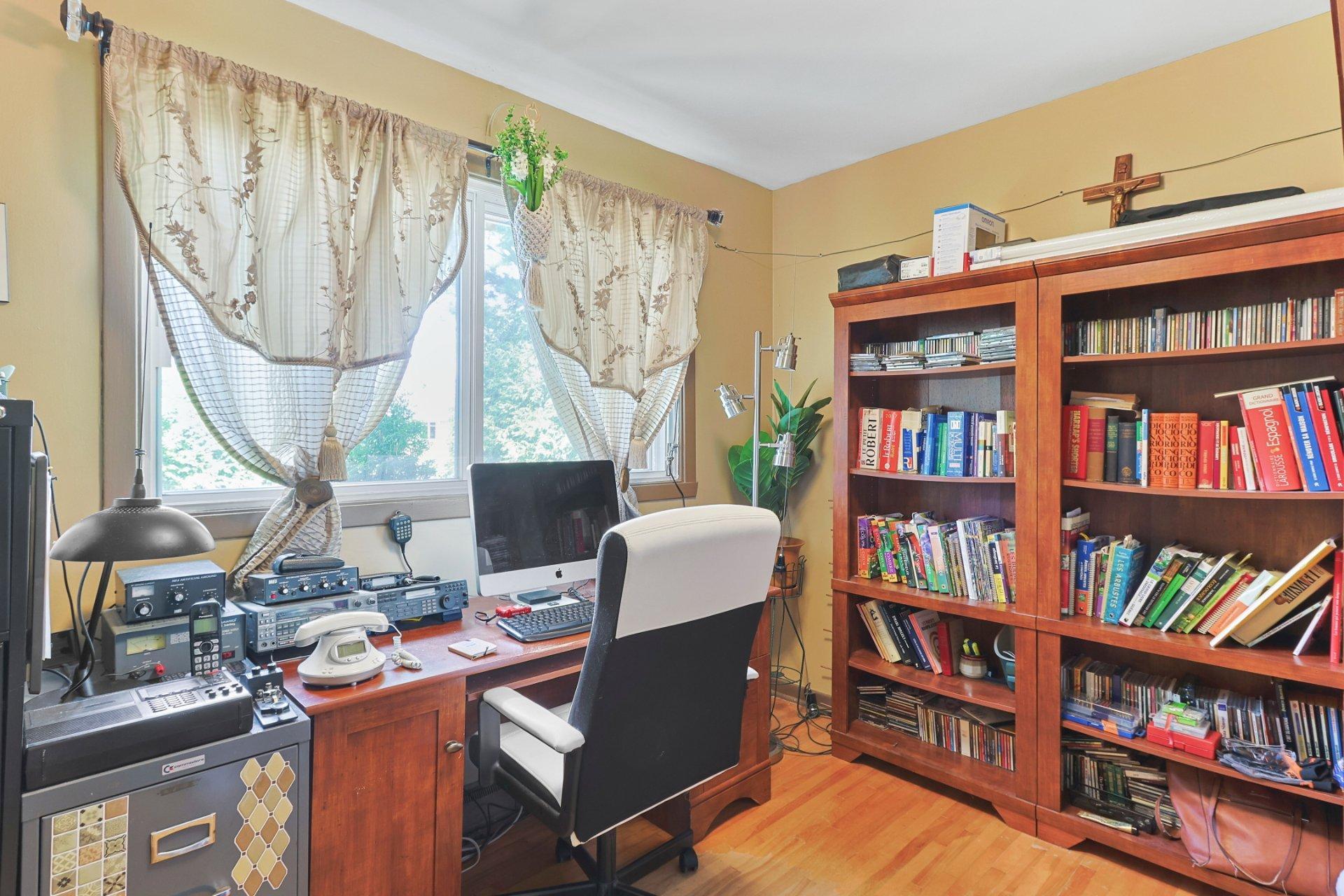 









70


Rue du Parc E.

,
Châteauguay,




QC
J6K1R2

