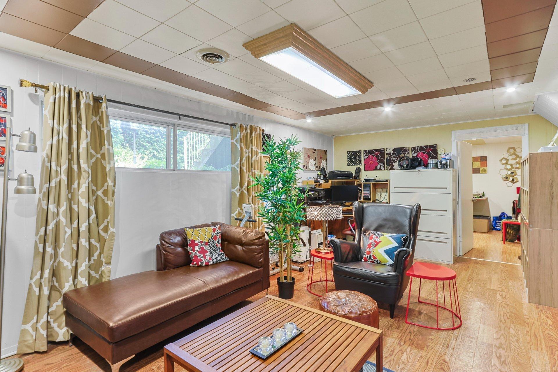 









70


Rue du Parc E.

,
Châteauguay,




QC
J6K1R2

