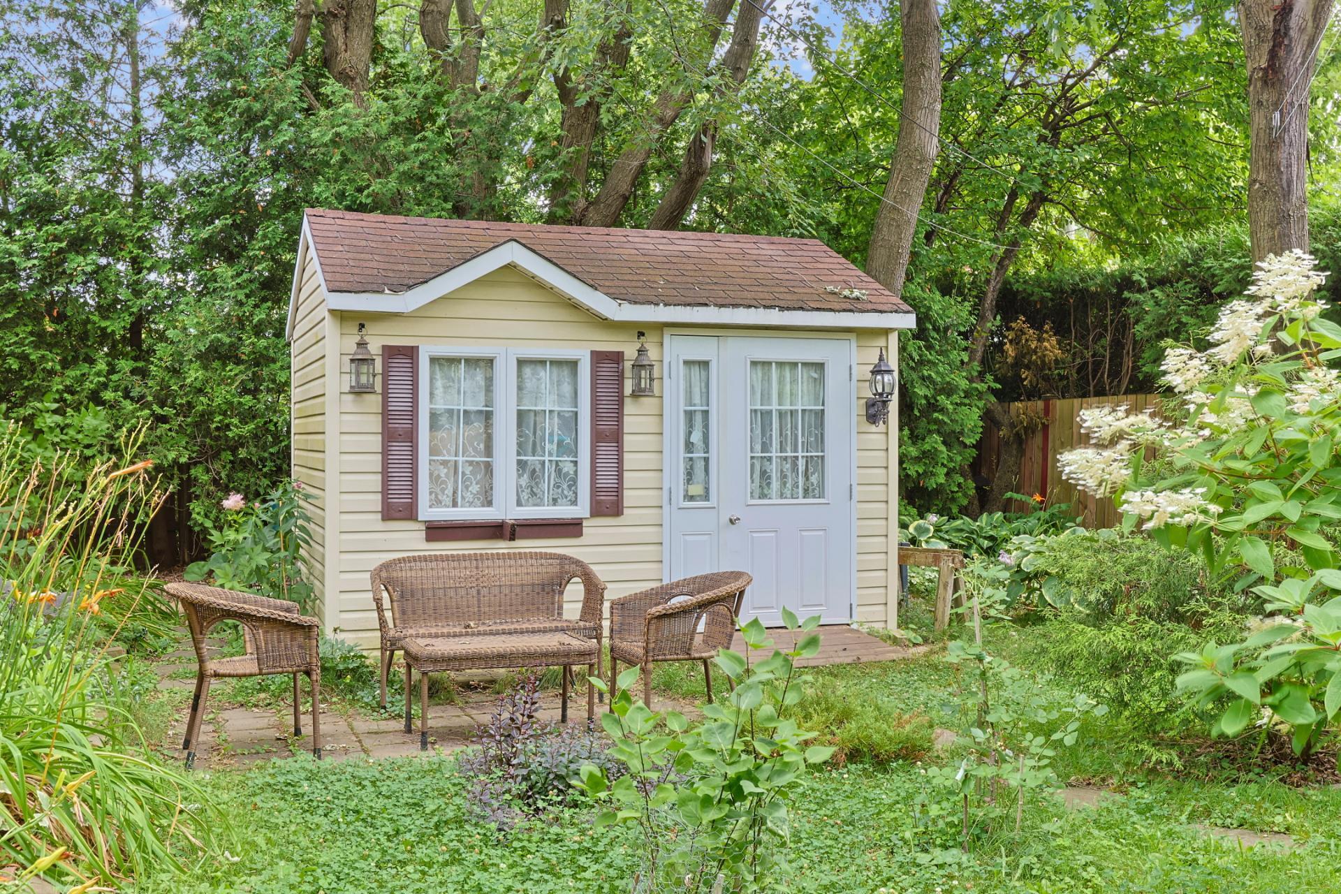 









70


Rue du Parc E.

,
Châteauguay,




QC
J6K1R2

