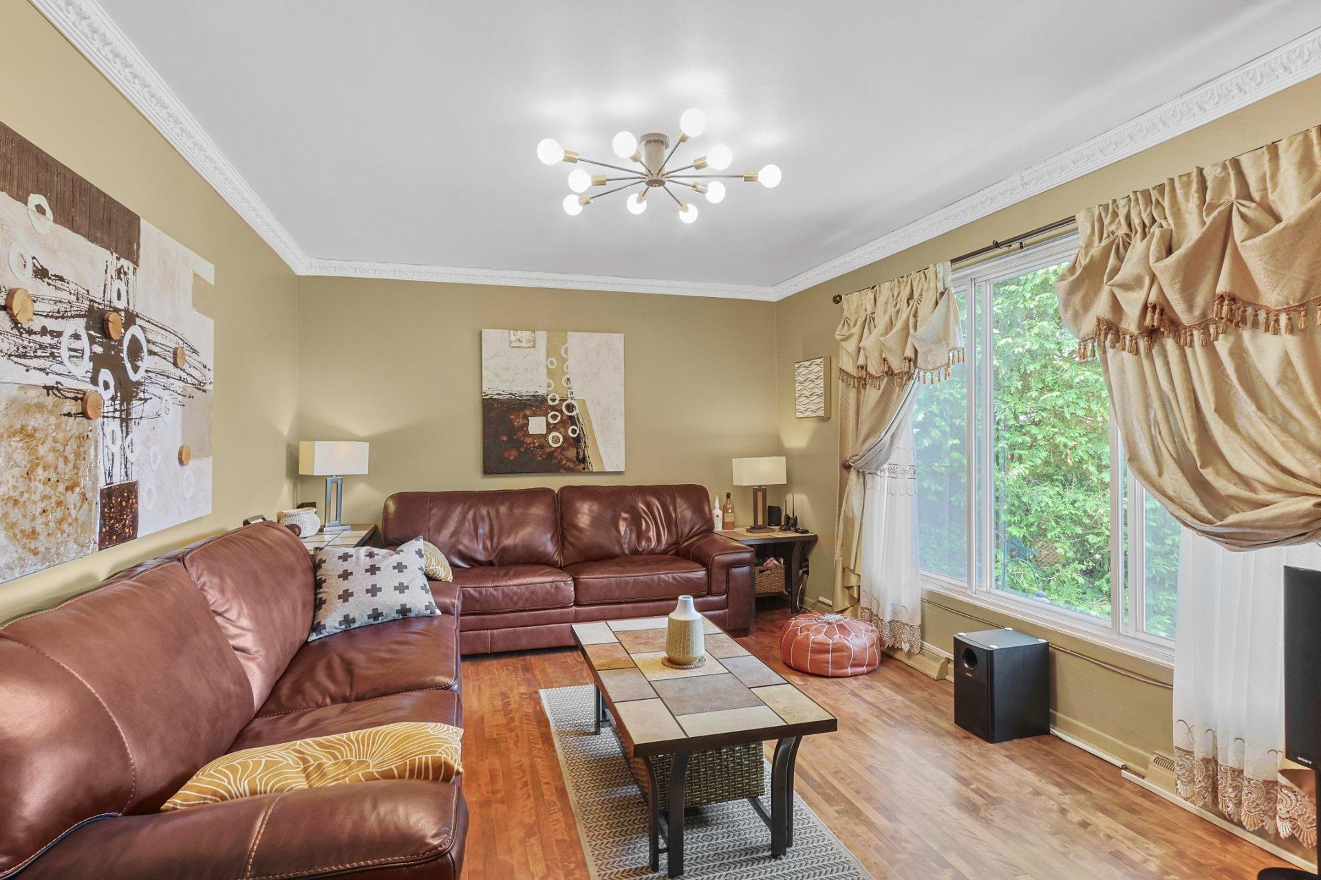 









70


Rue du Parc E.

,
Châteauguay,




QC
J6K1R2

