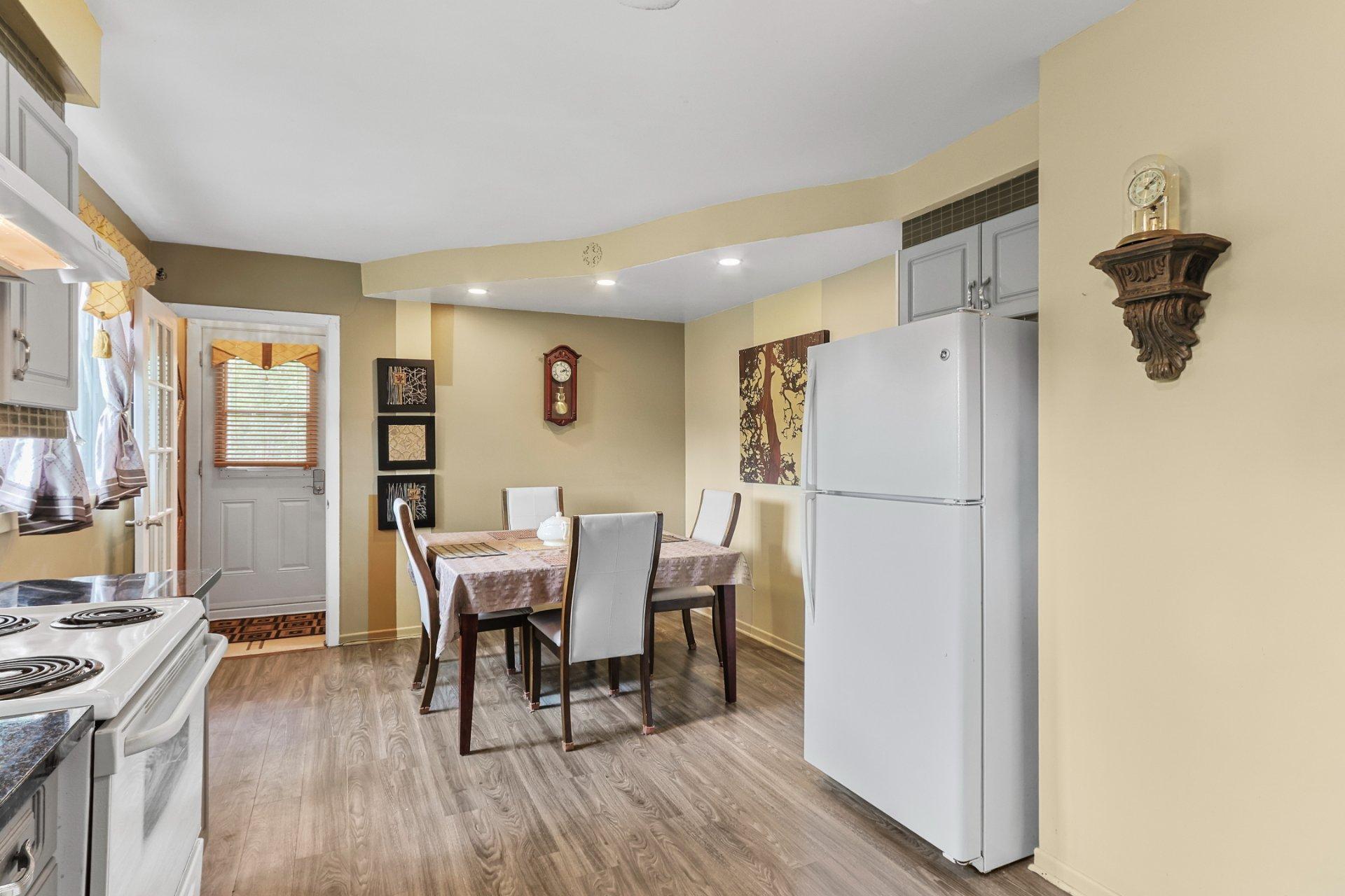 









70


Rue du Parc E.

,
Châteauguay,




QC
J6K1R2

