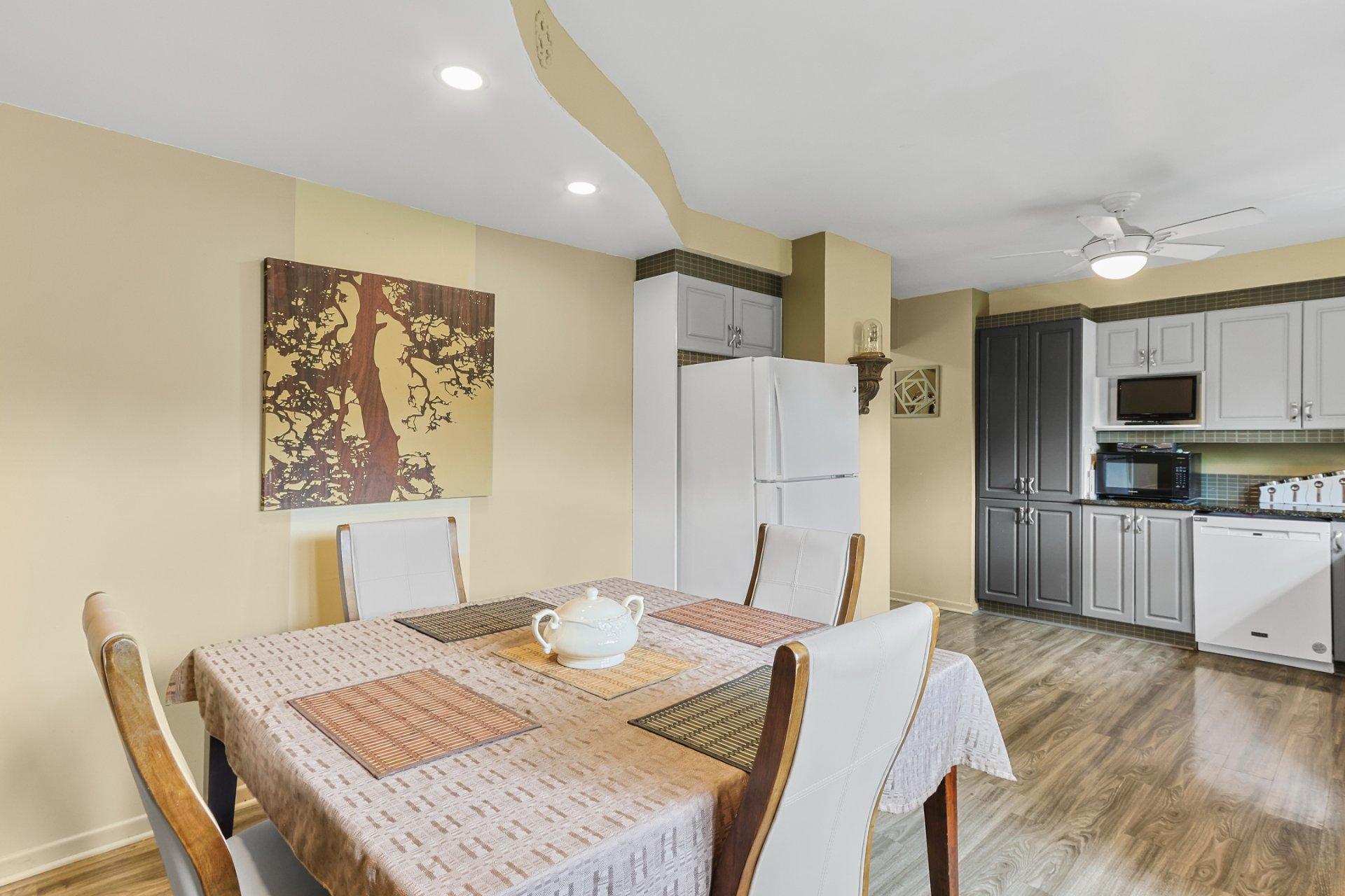 









70


Rue du Parc E.

,
Châteauguay,




QC
J6K1R2

