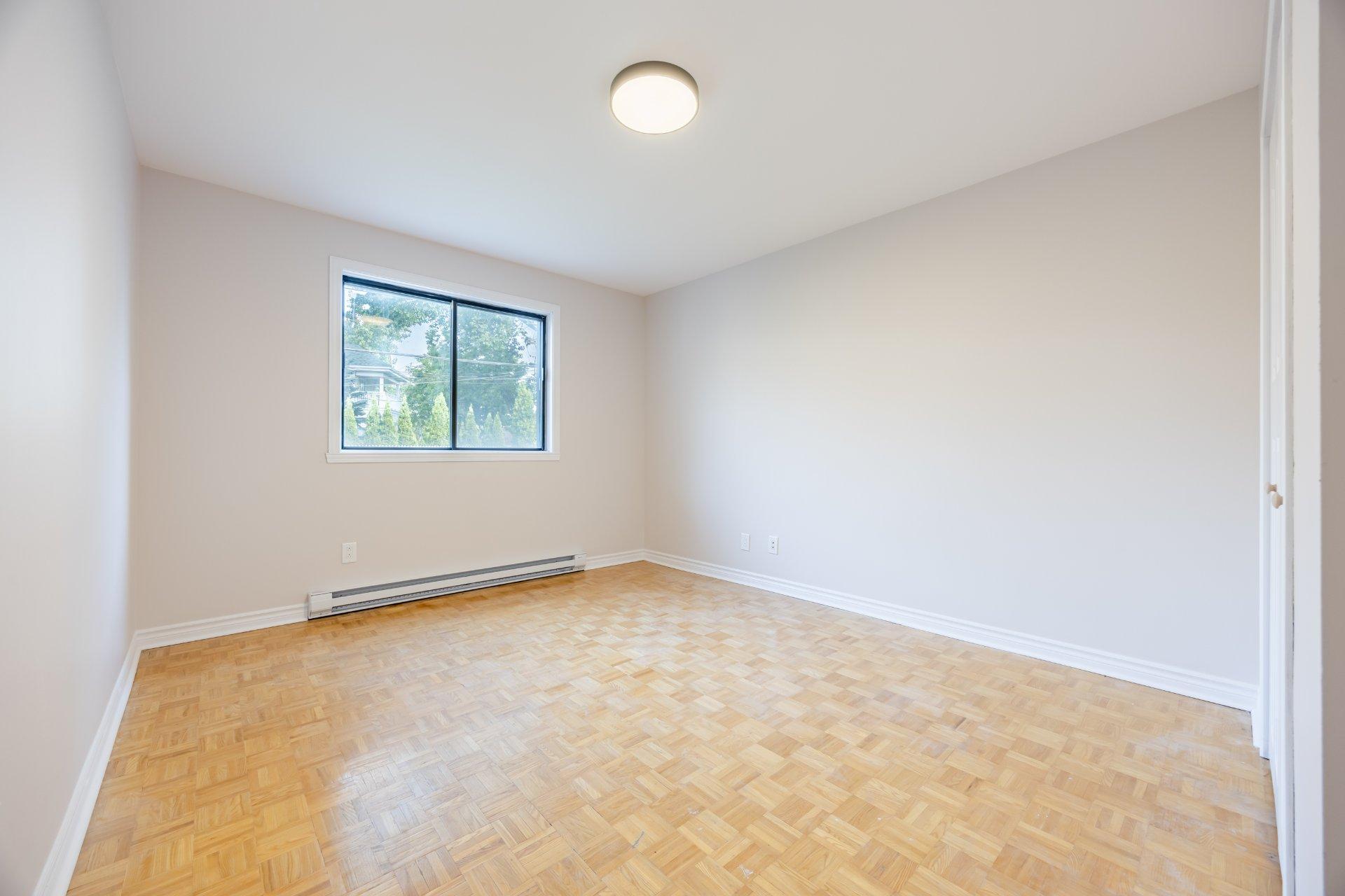 









4412


Boul. des Grandes-Prairies

,
Montréal (Saint-Léonard),




QC
H1R1A1

