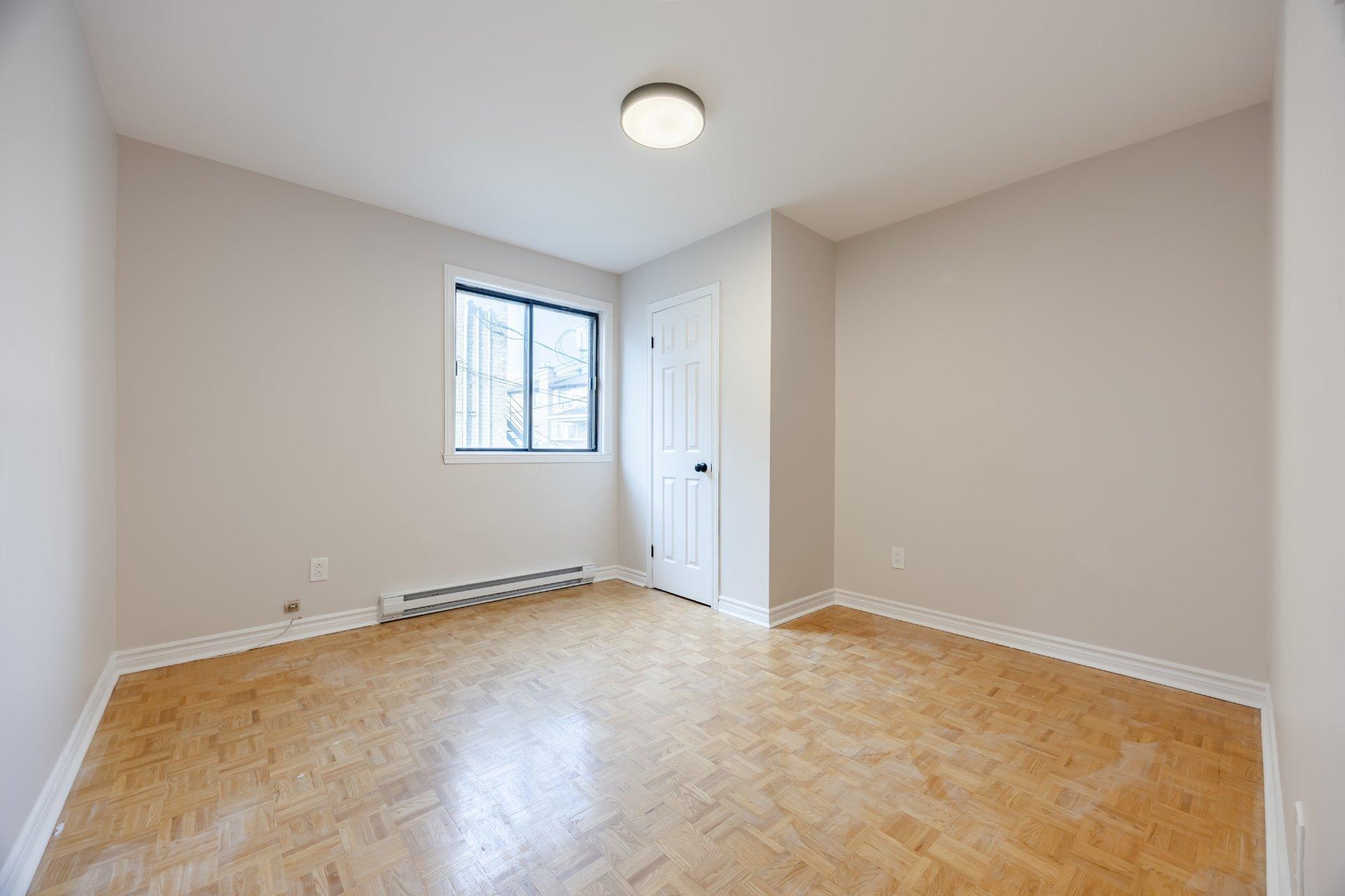 









4412


Boul. des Grandes-Prairies

,
Montréal (Saint-Léonard),




QC
H1R1A1

