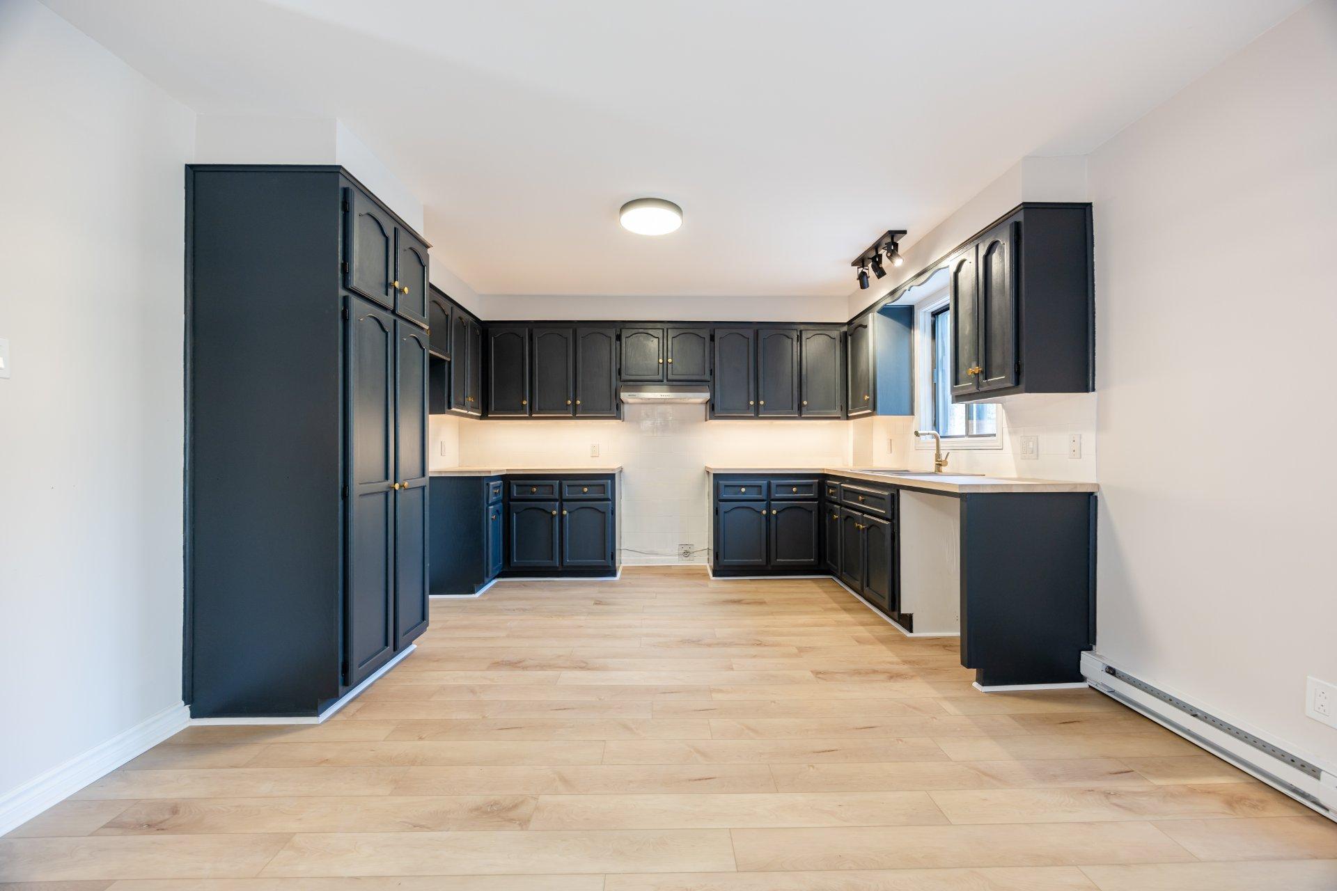 









4412


Boul. des Grandes-Prairies

,
Montréal (Saint-Léonard),




QC
H1R1A1

