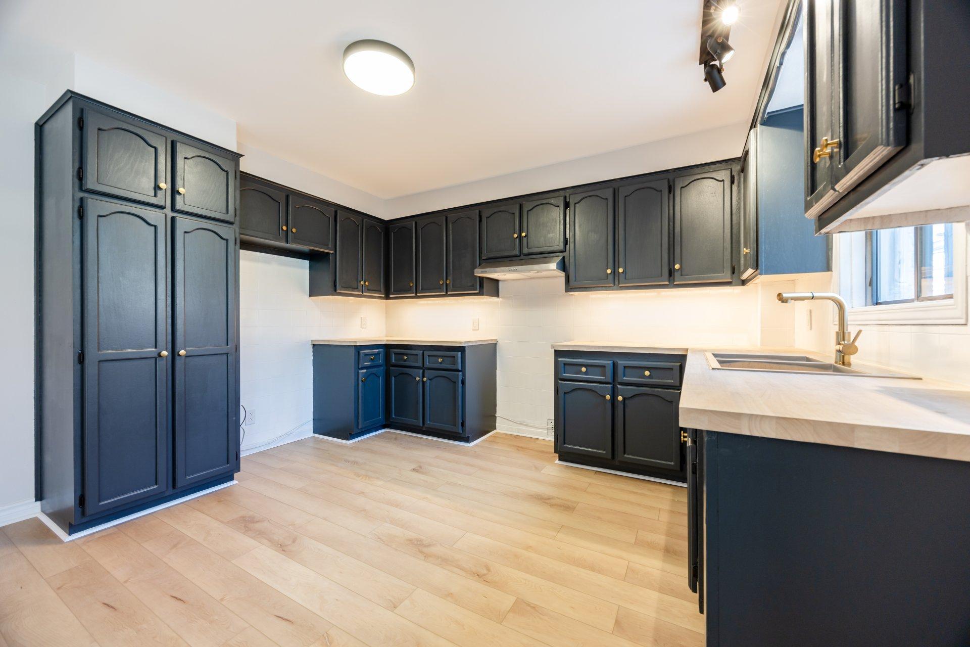 









4412


Boul. des Grandes-Prairies

,
Montréal (Saint-Léonard),




QC
H1R1A1

