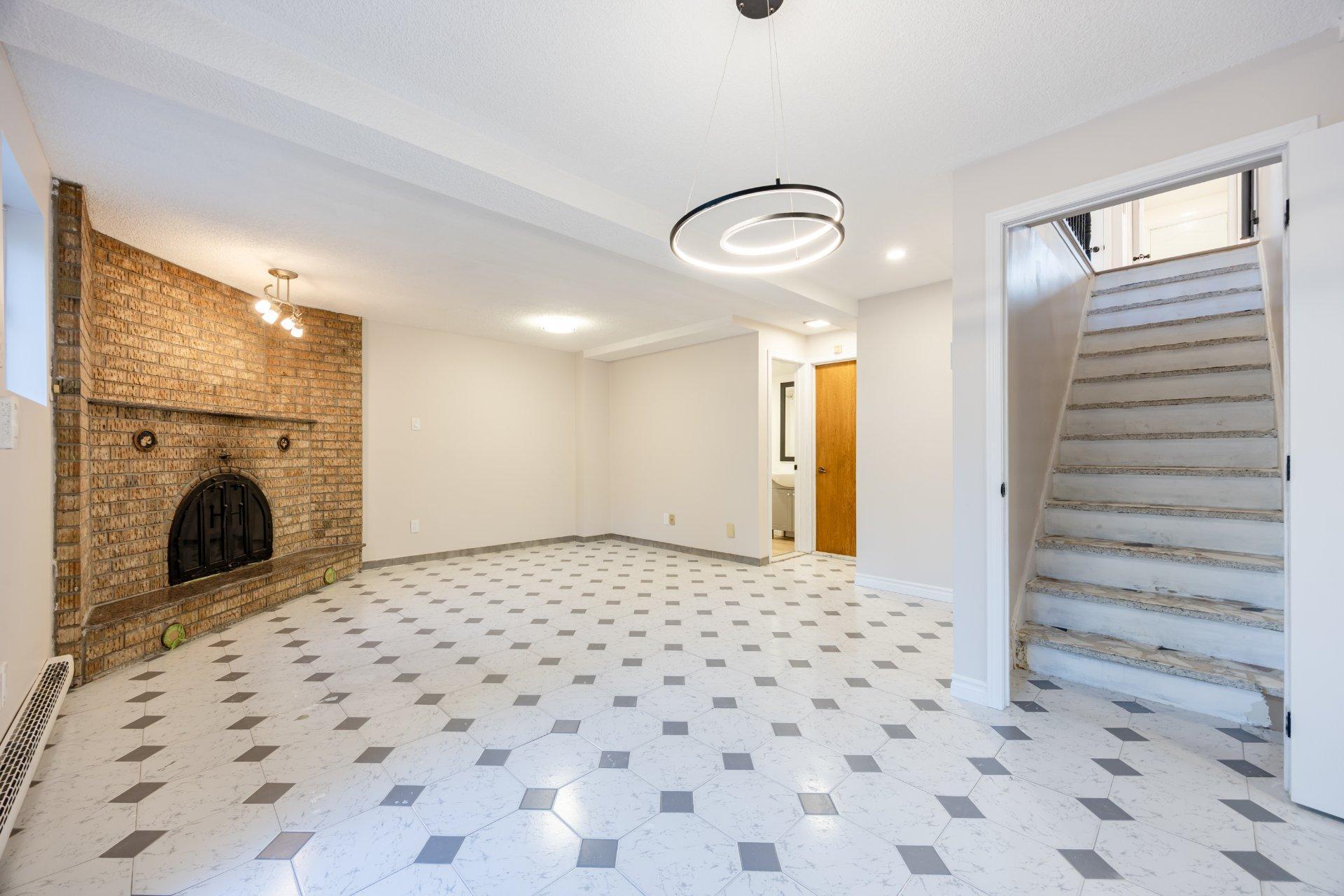 









4412


Boul. des Grandes-Prairies

,
Montréal (Saint-Léonard),




QC
H1R1A1

