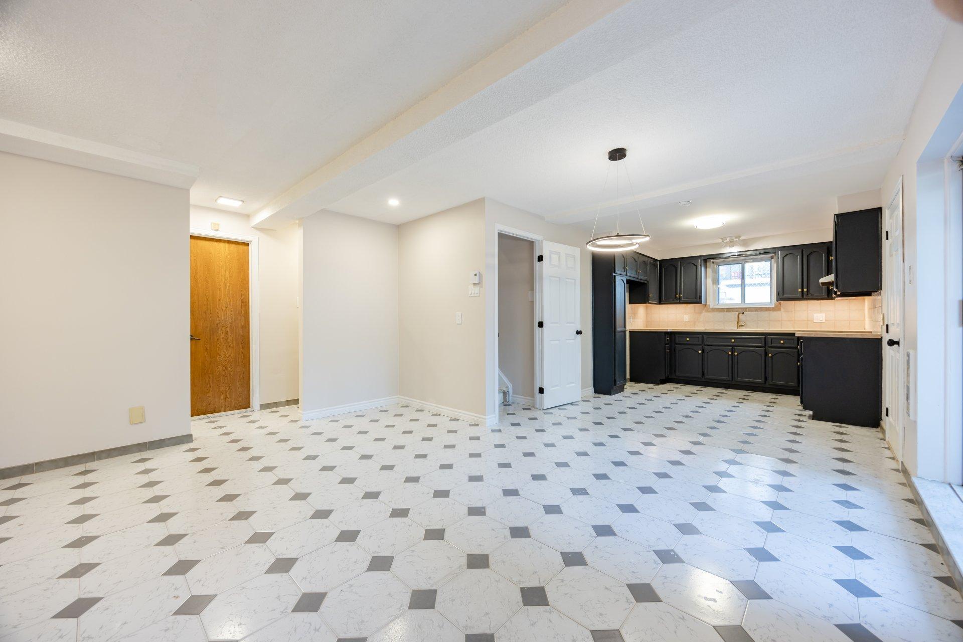 









4412


Boul. des Grandes-Prairies

,
Montréal (Saint-Léonard),




QC
H1R1A1

