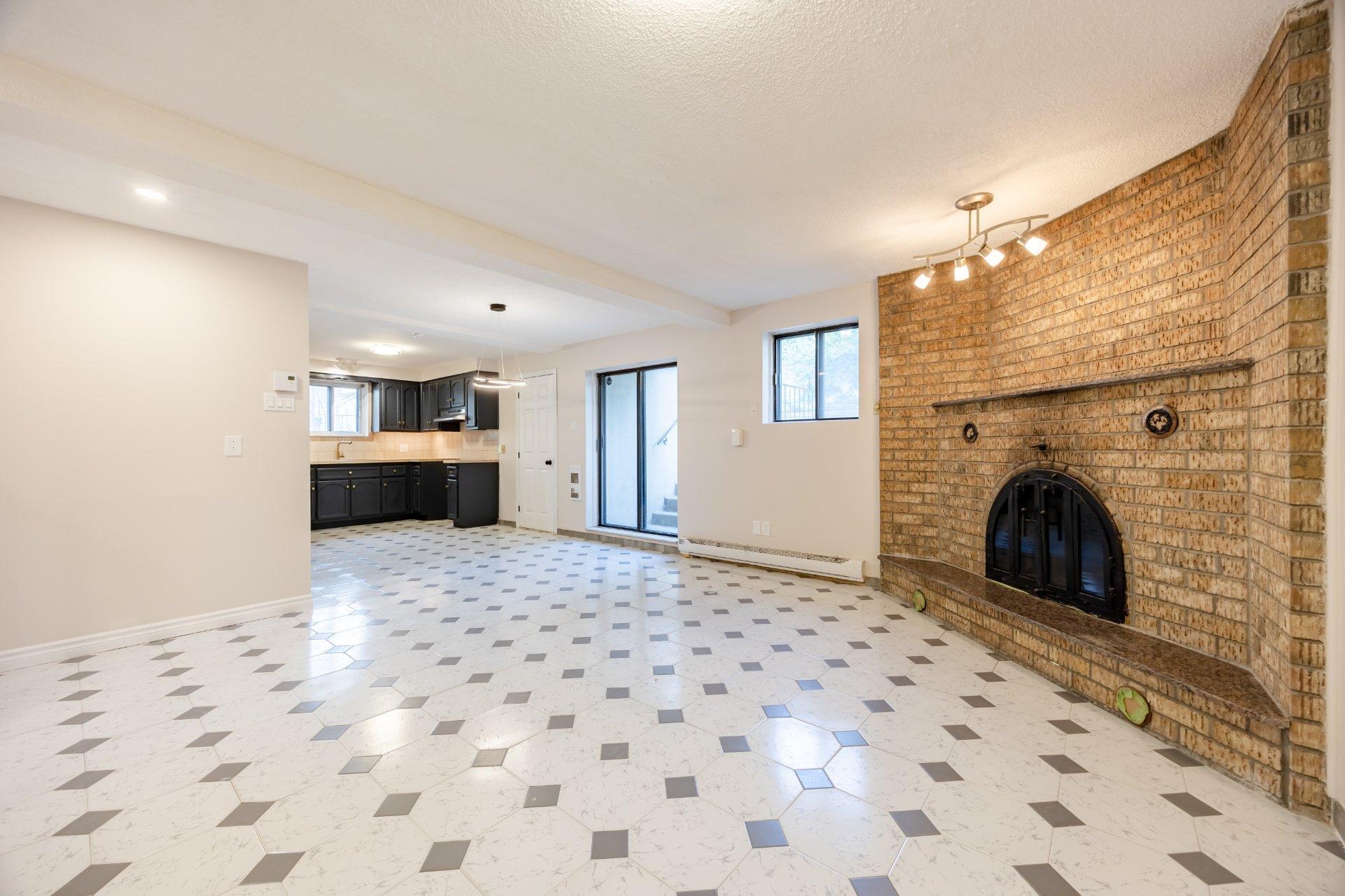 









4412


Boul. des Grandes-Prairies

,
Montréal (Saint-Léonard),




QC
H1R1A1

